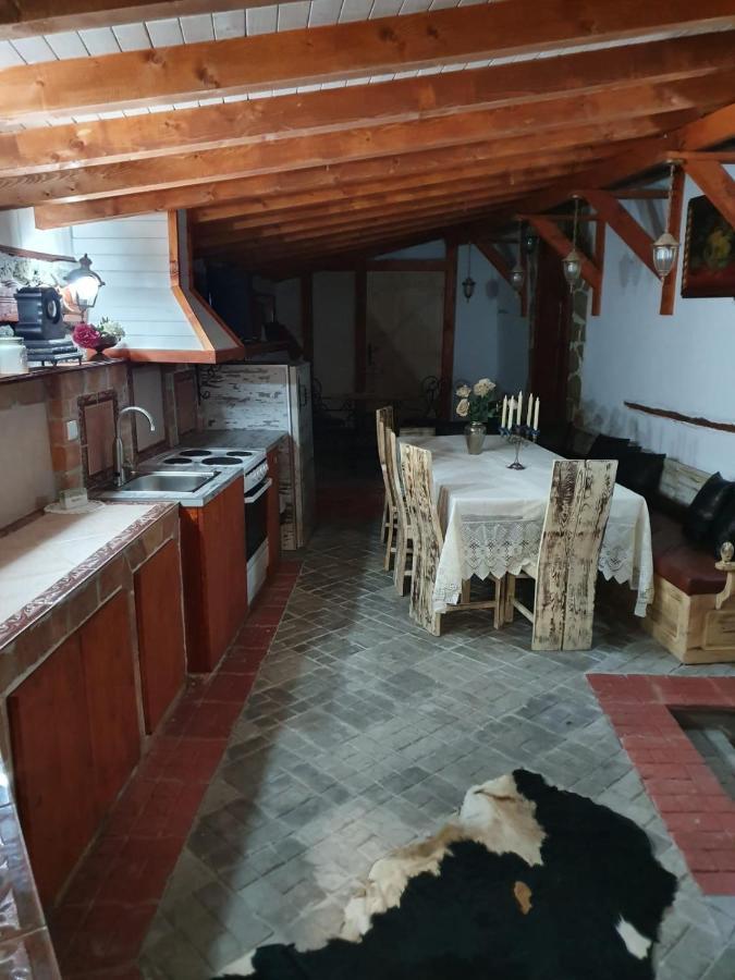 Kashtata S Paraklisa Borovo  Esterno foto