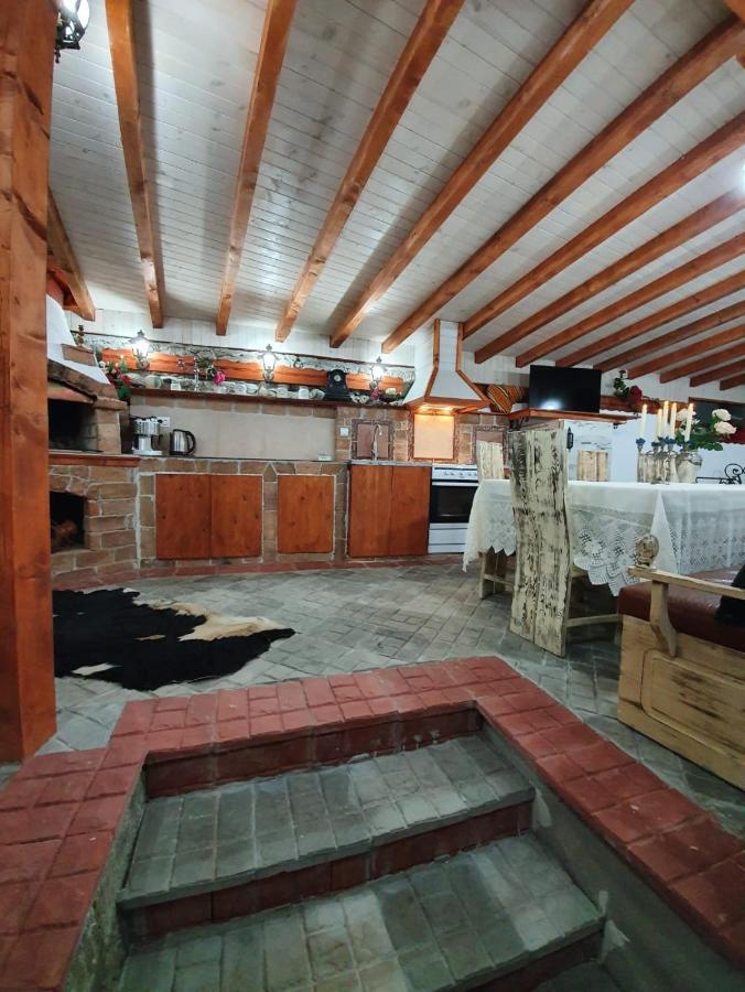 Kashtata S Paraklisa Borovo  Esterno foto